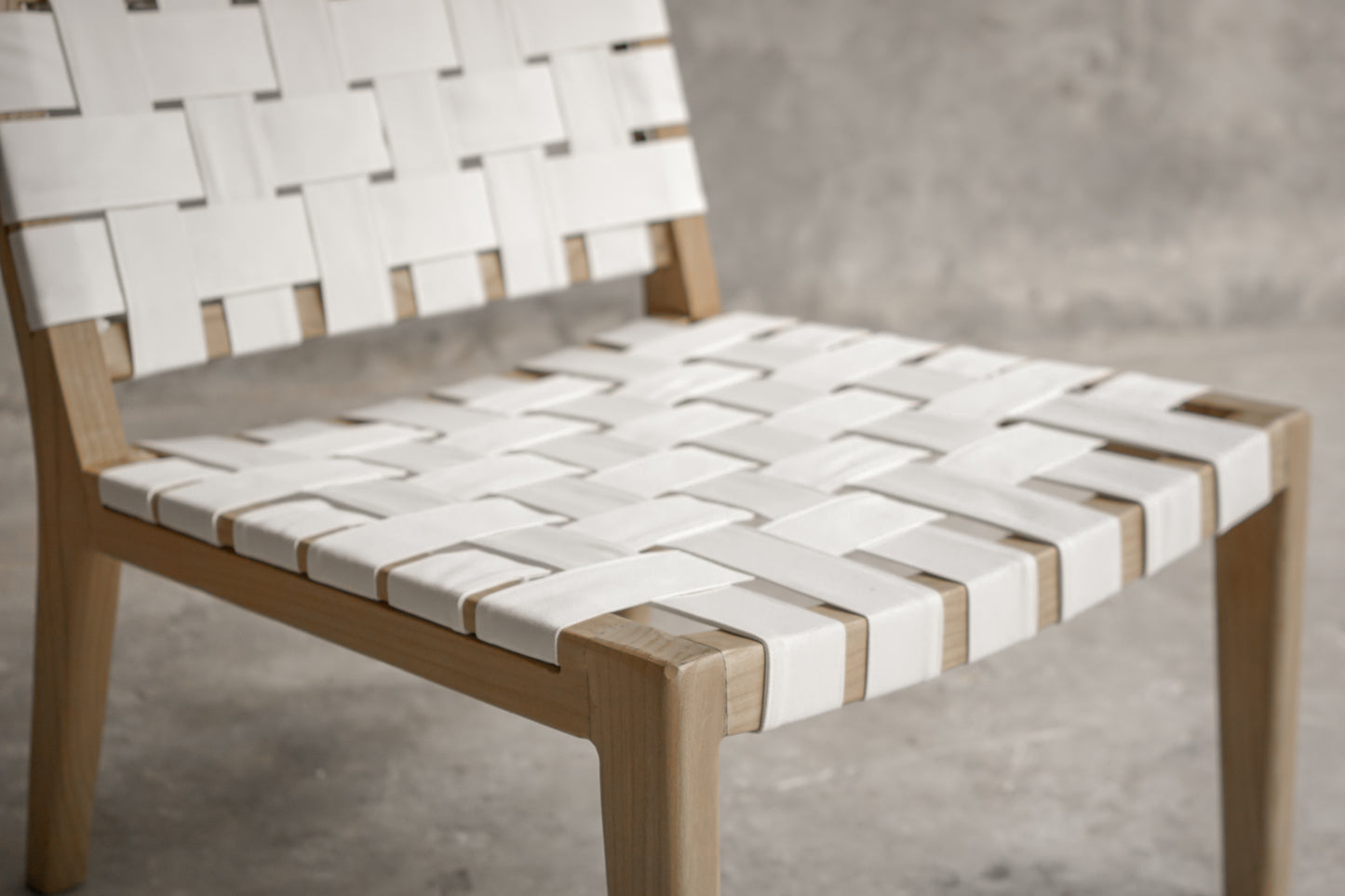 BAILEY LOUNGE CHAIR