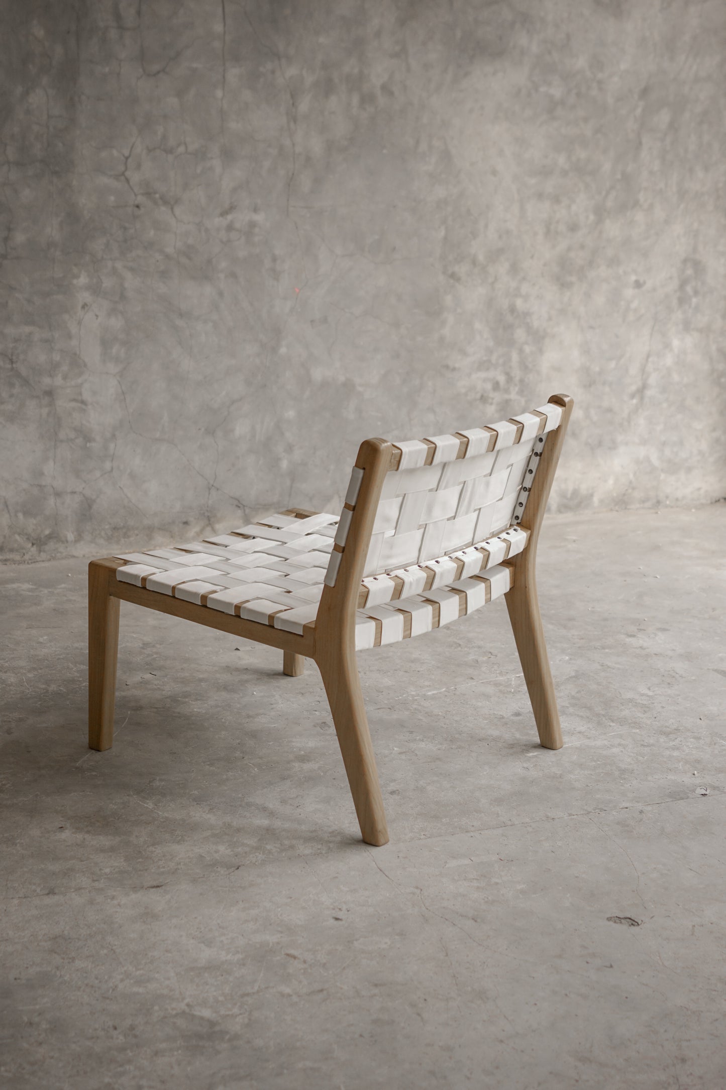 BAILEY LOUNGE CHAIR