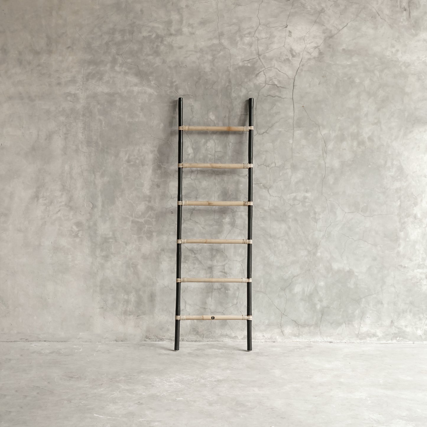 EMIR LADDER BLACK - 45 CM
