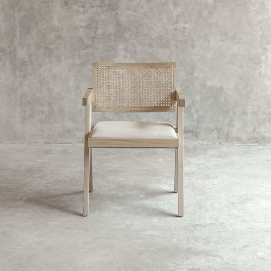 ENYA ARM CHAIR