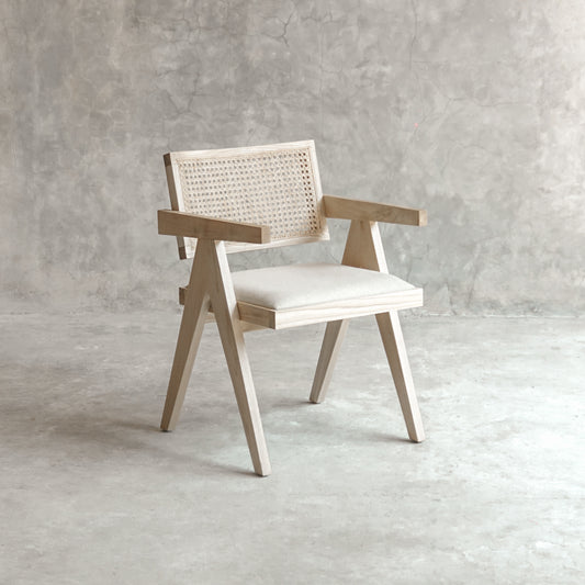 ENYA ARM CHAIR