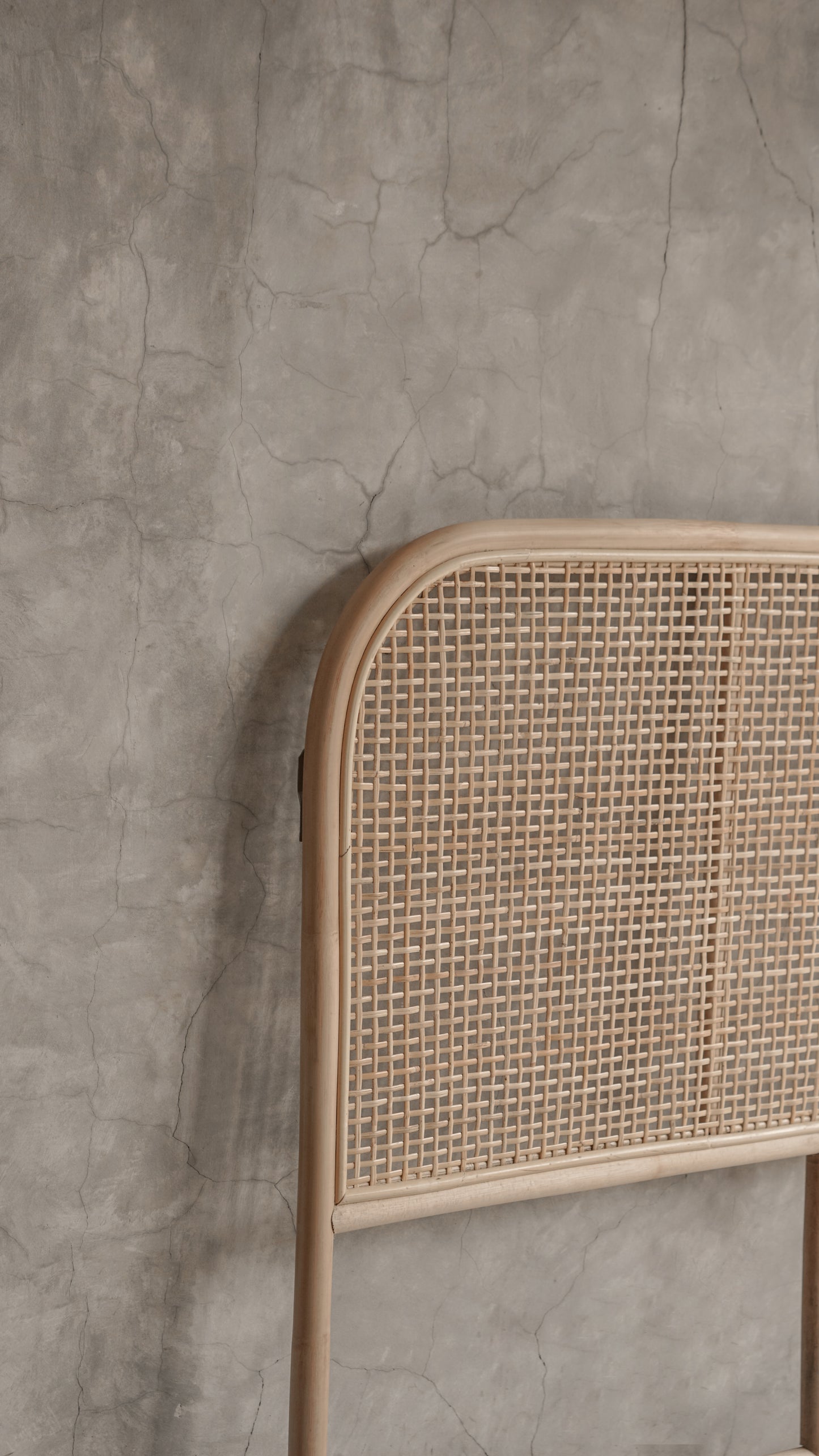 SAGA HEADBOARD